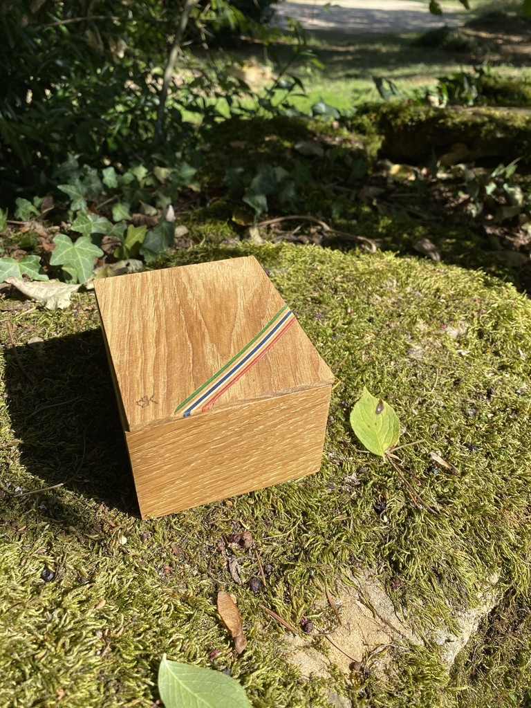 Boîte en chêne 9,5cm x 11cm x 7cm